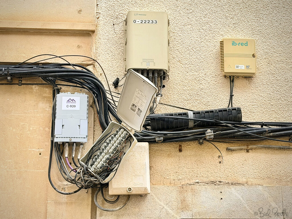 Caixes de connexions i cablejat. Pollença. Abril 2026.