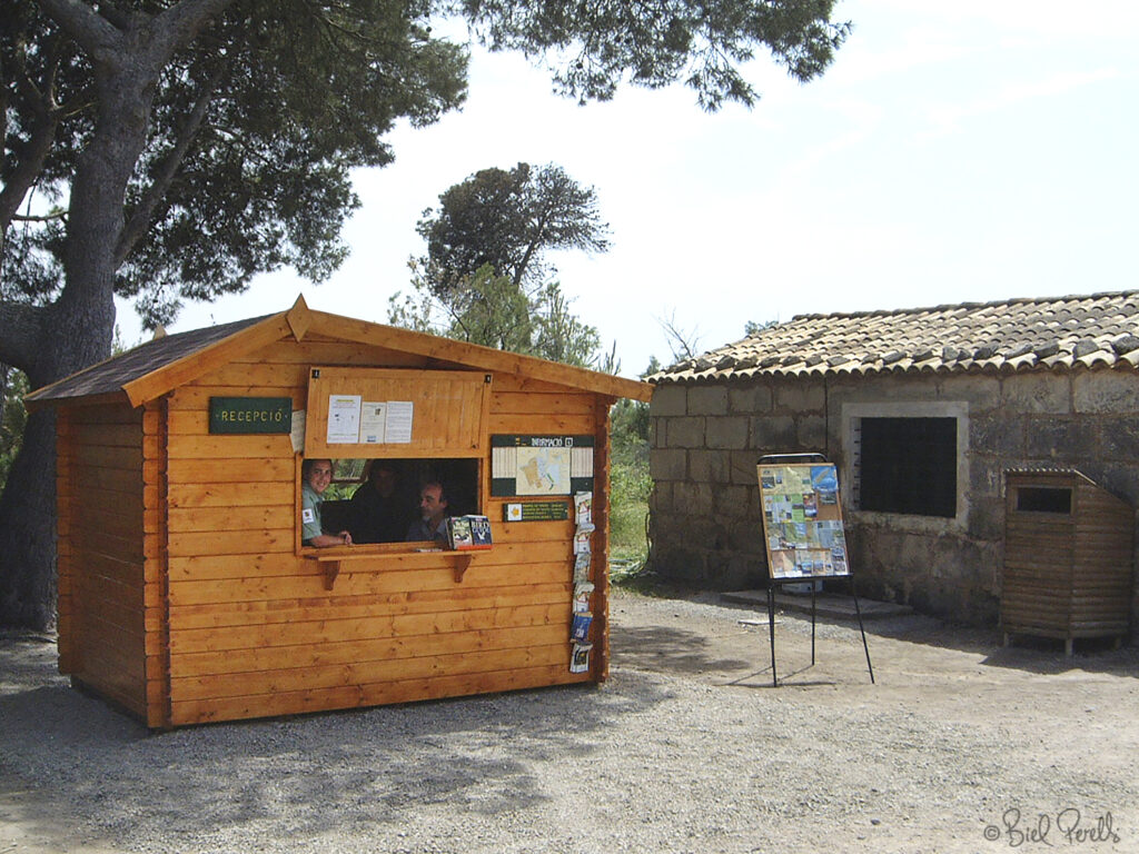 Caseta d'informació al PN de s'Albufera - ©bielperello.com - 1994