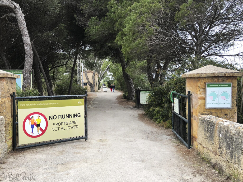 Entrada al parc. Pont dels Anglesos ©bielperello.com